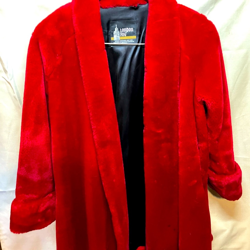 Gorgeous coat, very well made.